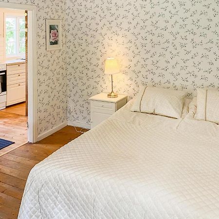 Amazing Home In Faerjestaden With Kitchen Kültér fotó