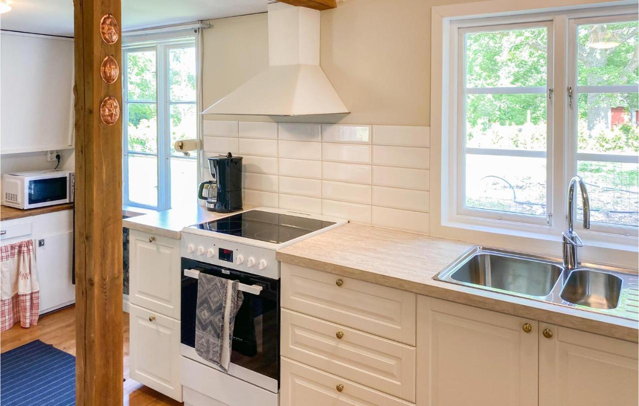 Amazing Home In Faerjestaden With Kitchen Kültér fotó