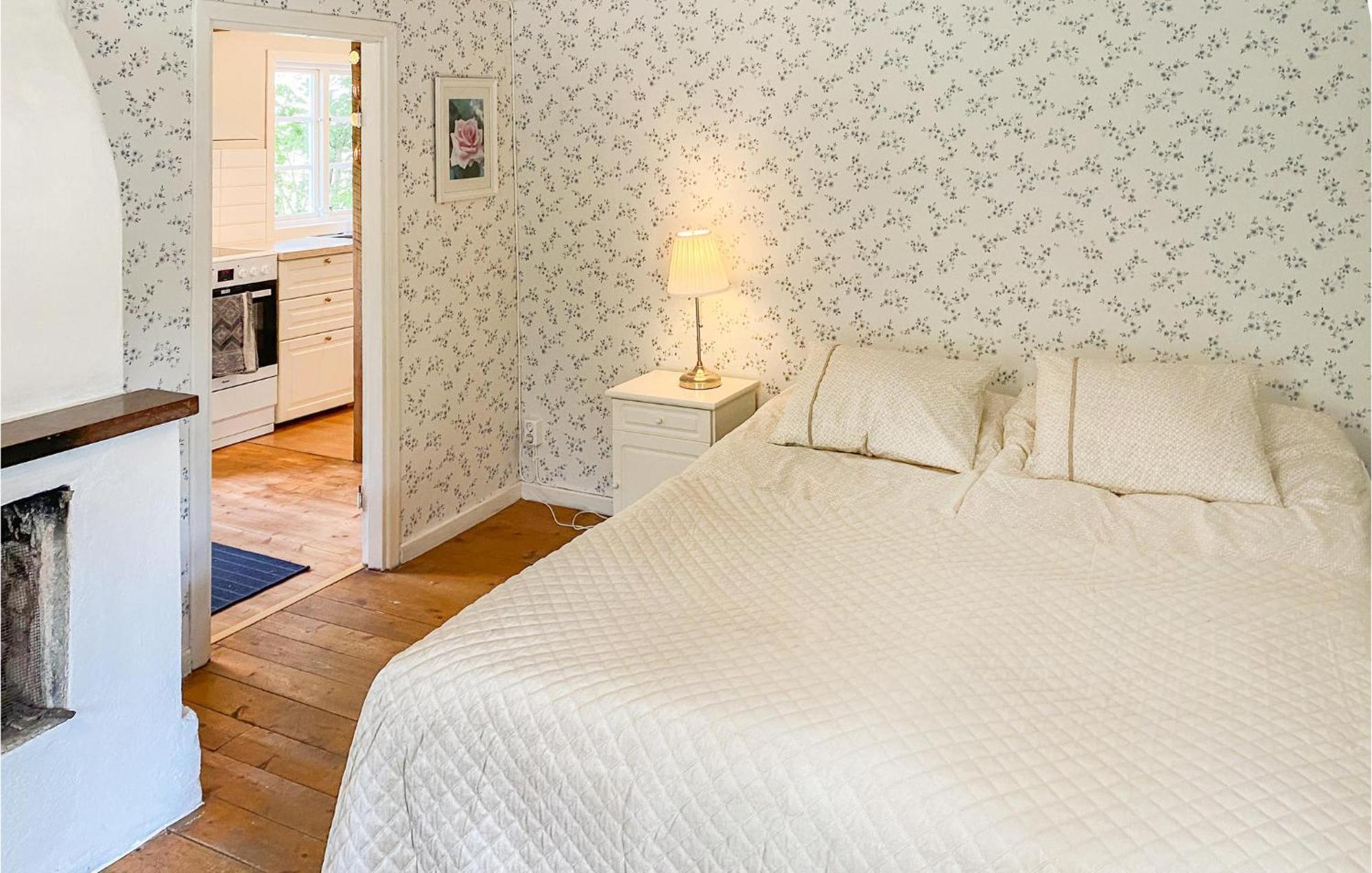 Amazing Home In Faerjestaden With Kitchen Kültér fotó